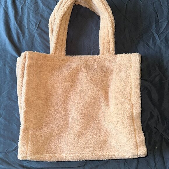 NEW Victoria's Secret Tan Sherpa Tote Bag Large Fur Tote Snap Closure VS Logo - Picture 6 of 13